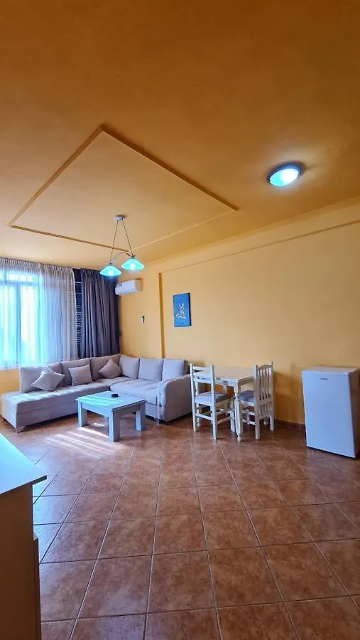Heming-Way Hotel Durrës 0*,